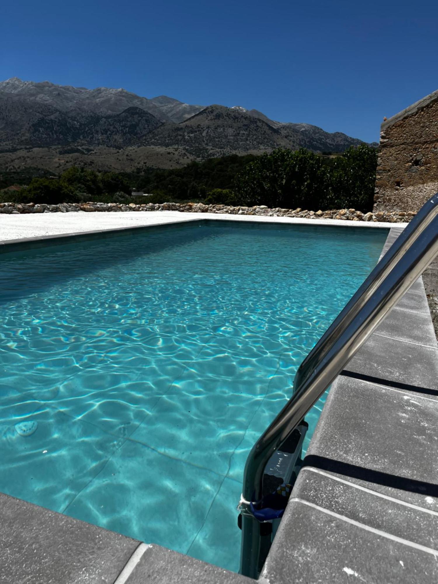 NerokourosPulchra Campis,Private Pool,Wifi,Parkingアパートメント エクステリア 写真